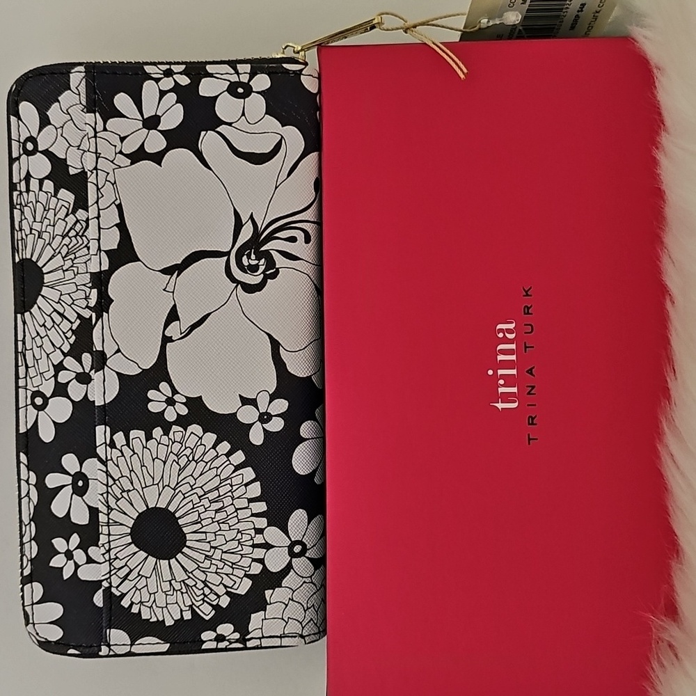 Trina Turk Blue and White Floral Full Zip Around Wallet - Picture 2 of 10
